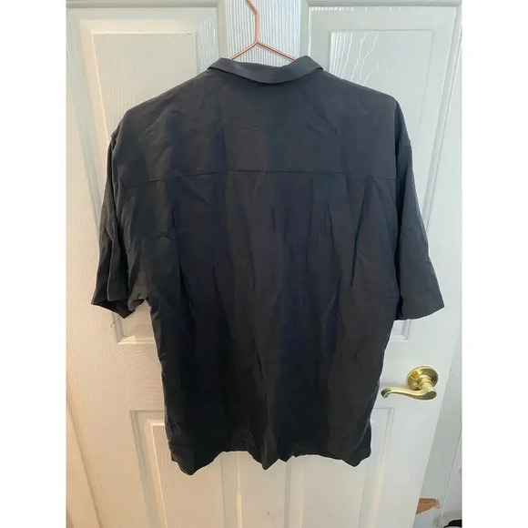 Tommy Bahama Black Short Sleeve Button Down silk Shirt Size Medium - Picture 2 of 3